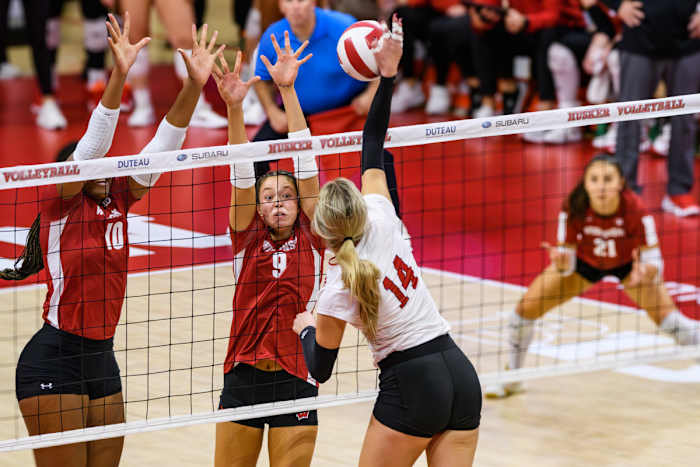 03_Ally Batenhorst_VB vs Wisconsin 1021